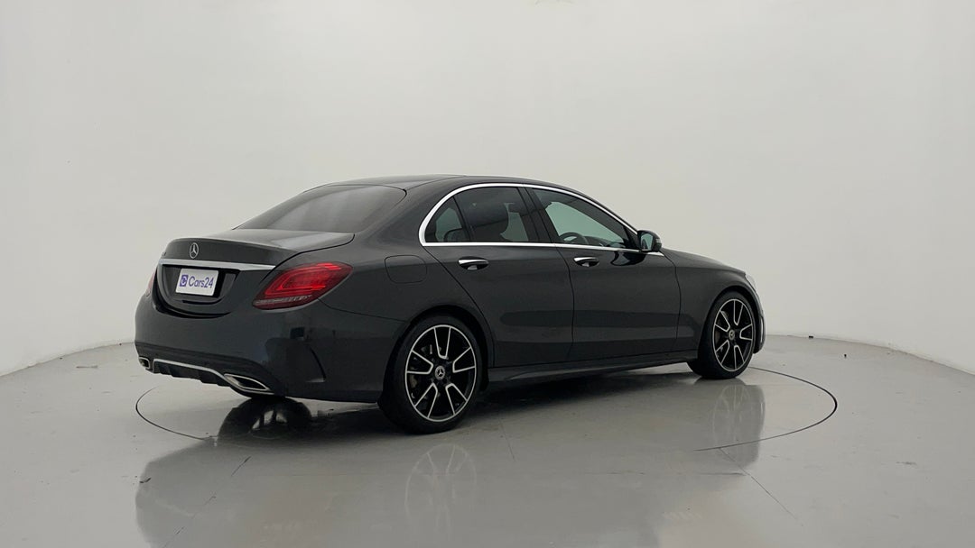 Right Back Diagonal (45- Degree) View