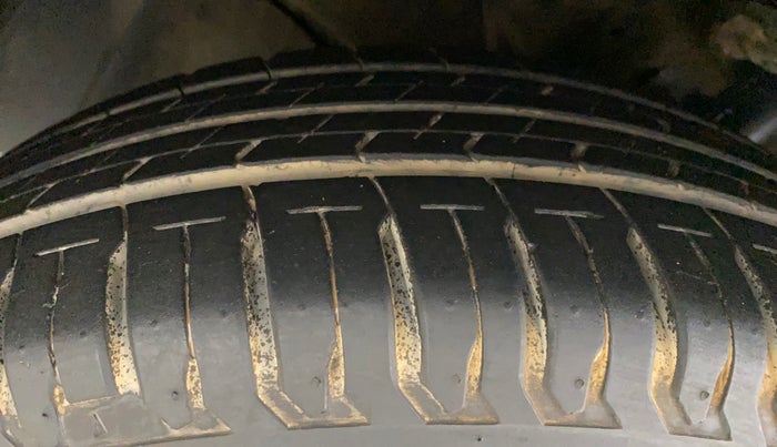 2021 Maruti XL6 ZETA MT, Petrol, Manual, 13,917 km, Left Front Tyre Tread
