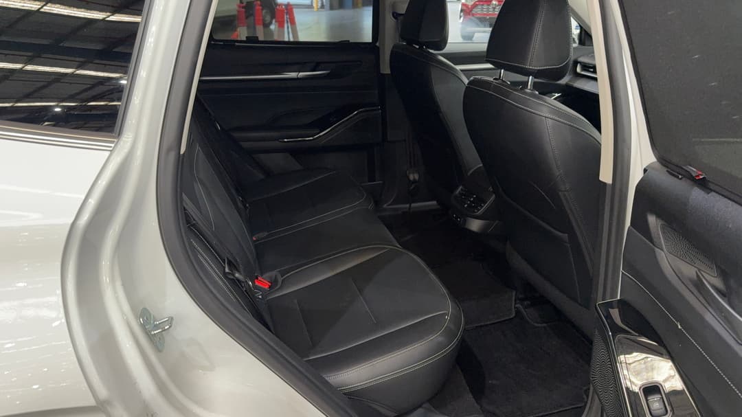 2022 GWM Haval H6 Lux Hybrid, Automatic, 58992 km, Right Side Rear Door Cabin View