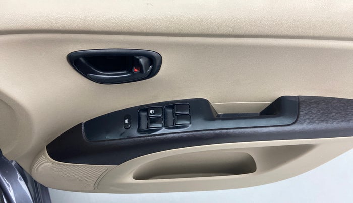 2014 Hyundai i10 MAGNA 1.1 IRDE2, Petrol, Manual, 3,083 km, Driver Side Door Panels Control
