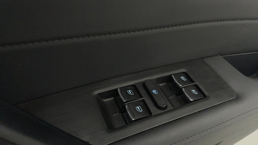 2020 Haval H2 Premium 2WD, Automatic, 20342 km, Drivers Side Door Panel Controls