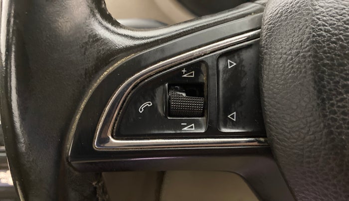2015 Skoda Rapid 1.5 TDI MT ELEGANCE BLACK PACKAGE, Diesel, Manual, 96,348 km, Steering wheel - Sound system control has minor damage