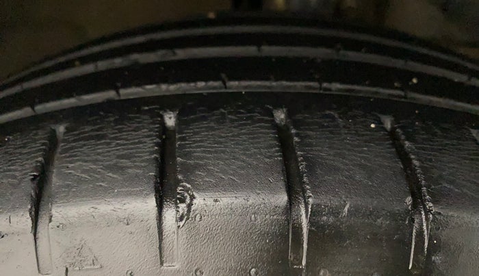2018 Maruti Baleno ALPHA DIESEL 1.3, Diesel, Manual, 52,507 km, Right Front Tyre Tread