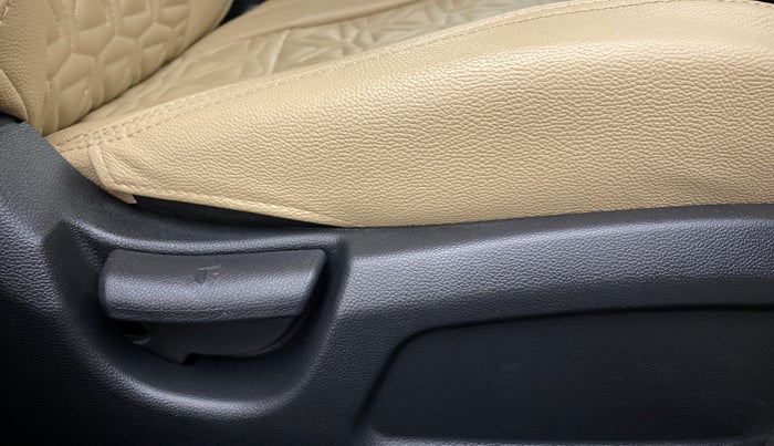 2019 Hyundai Elite i20 MAGNA PLUS 1.2, Petrol, Manual, 6,815 km, Driver Side Adjustment Panel