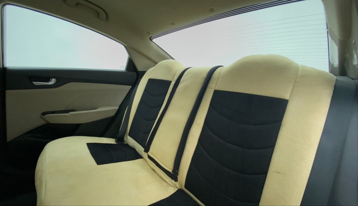 2018 Hyundai Verna 1.6 CRDI SX, Diesel, Manual, 13,788 km, Right Side Door Cabin View