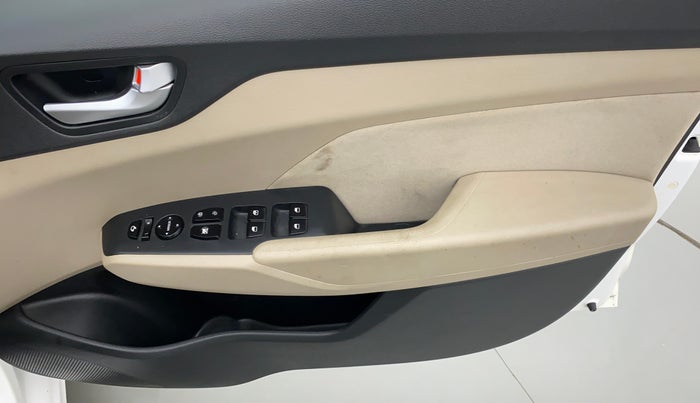 2018 Hyundai Verna 1.6 CRDI SX, Diesel, Manual, 13,788 km, Driver Side Door Panels Controls
