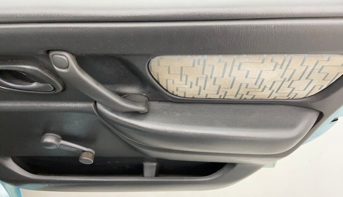 2009 Maruti Wagon R LXI, Petrol, Manual, 47,553 km, Driver Side Door Panels Control