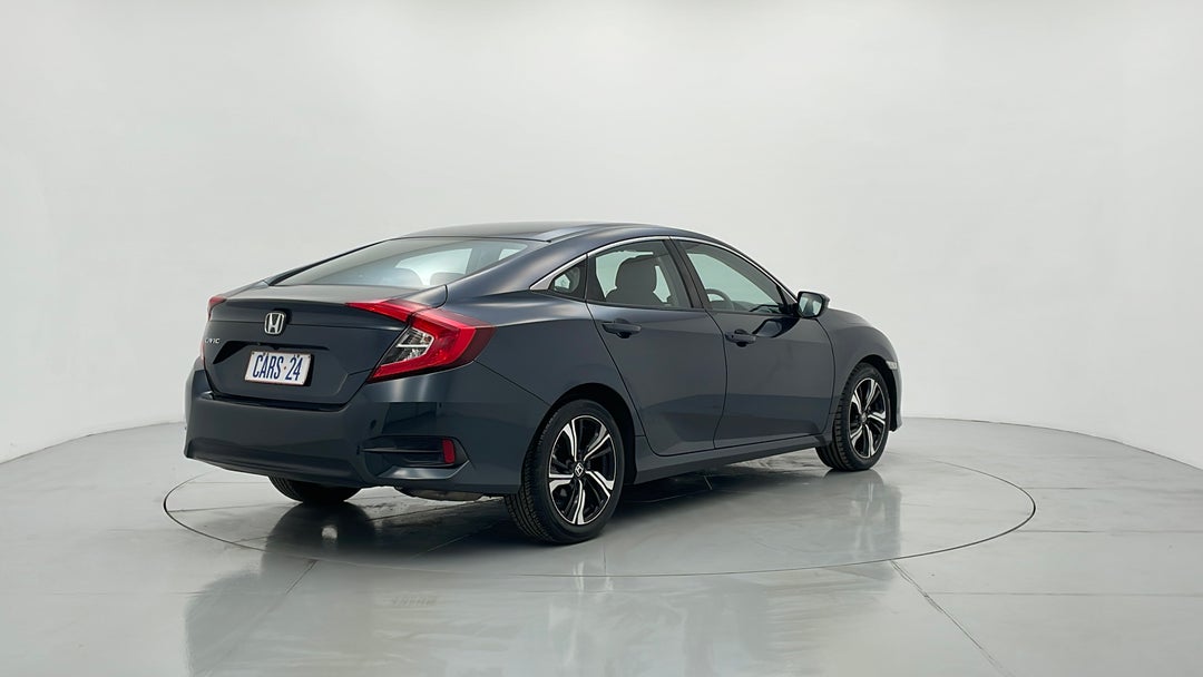 Right Back Diagonal (45- Degree) View