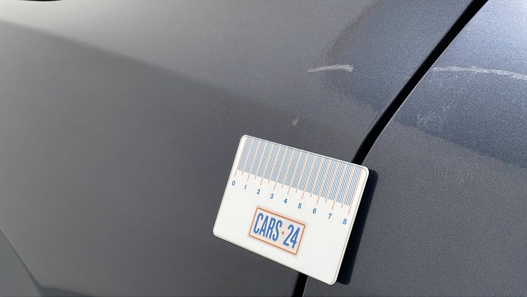 Quarter Panel Front LHS Guard Scratch