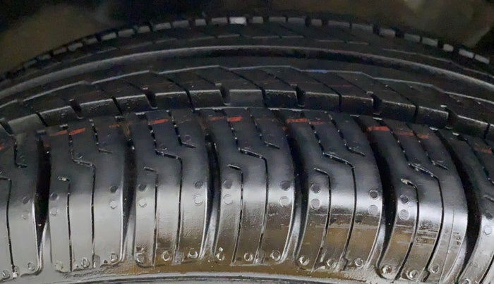 2017 Hyundai Elite i20 SPORTZ 1.2, Petrol, Manual, 29,459 km, Left Front Tyre Tread