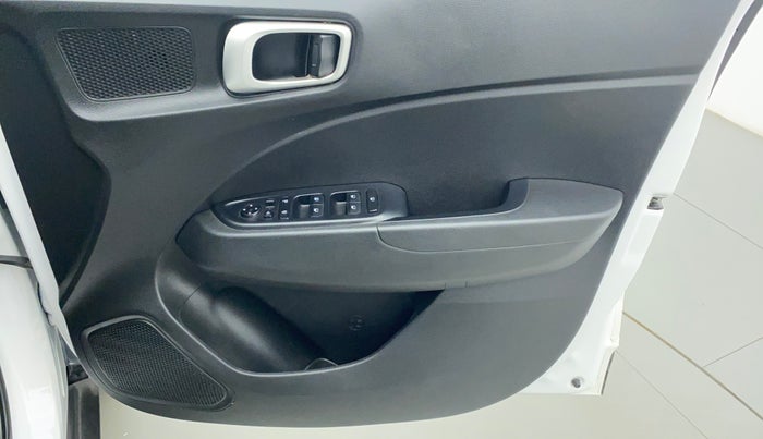 2021 Hyundai VENUE 1.0 TURBO GDI SX+ AT, Petrol, Automatic, 11,419 km, Driver Side Door Panels Controls