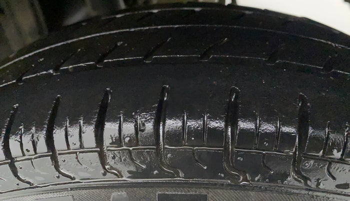 2016 Maruti Alto 800 VXI, Petrol, Manual, 34,370 km, Left Front Tyre Tread
