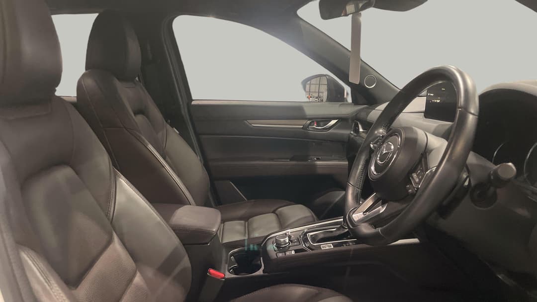 2020 Mazda CX-5 Akera (4x4), Automatic, 54640 km, Right Side Front Door Cabin View