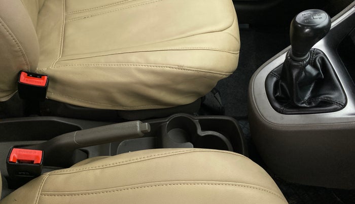 2014 Hyundai i10 SPORTZ 1.1 IRDE2, Petrol, Manual, 50,714 km, Gear Lever