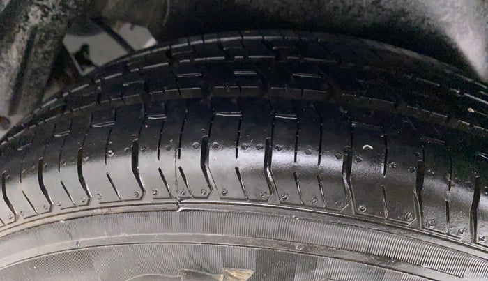 2014 Maruti Swift Dzire VDI BS IV, Diesel, Manual, 98,140 km, Left Rear Tyre Tread