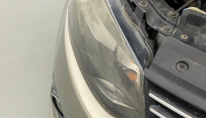 2013 Volkswagen Vento HIGHLINE DIESEL 1.6, Diesel, Manual, 95,103 km, Right headlight - Faded