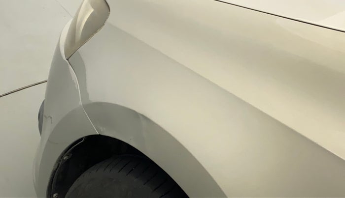 2013 Volkswagen Vento HIGHLINE DIESEL 1.6, Diesel, Manual, 94,922 km, Left fender - Slightly dented