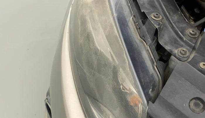2013 Volkswagen Vento HIGHLINE DIESEL 1.6, Diesel, Manual, 94,922 km, Right headlight - Minor scratches
