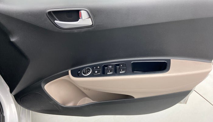 2016 Hyundai Grand i10 SPORTZ 1.2 KAPPA VTVT, Petrol, Manual, 24,887 km, Driver Side Door Panels Control