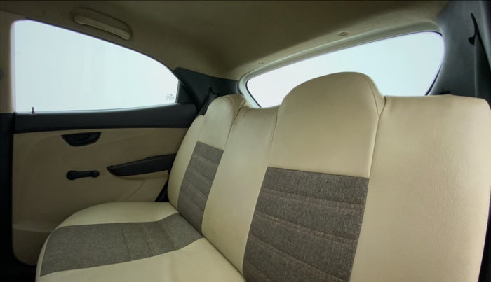 2015 Hyundai Eon ERA PLUS, Petrol, Manual, 33,689 km, Right Side Rear Door Cabin