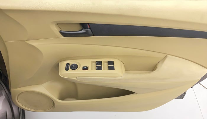 2013 Honda City 1.5L I-VTEC S AT, Petrol, Automatic, 1,08,748 km, Driver Side Door Panels Control
