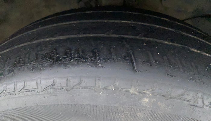 2013 Honda City 1.5L I-VTEC S AT, Petrol, Automatic, 1,08,748 km, Right Front Tyre Tread