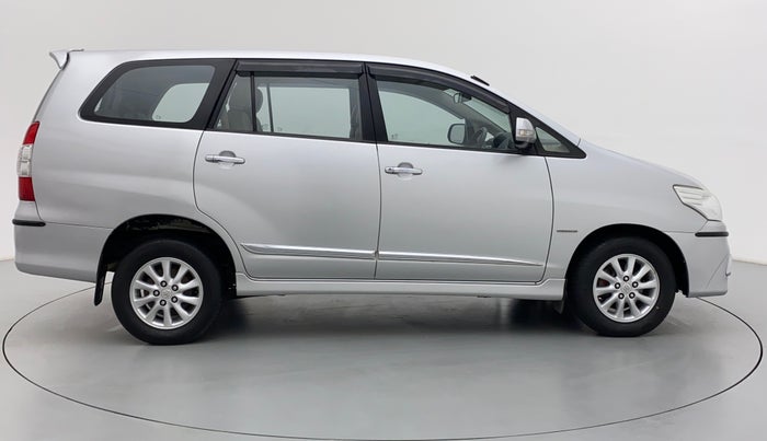 2014 Toyota Innova 2.5 VX 7 STR BS IV, Diesel, Manual, 95,974 km, Right Side View