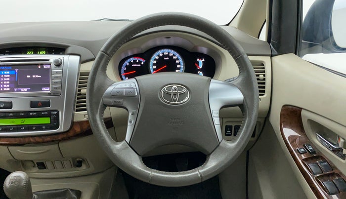 2014 Toyota Innova 2.5 VX 7 STR BS IV, Diesel, Manual, 95,974 km, Steering Wheel Close Up