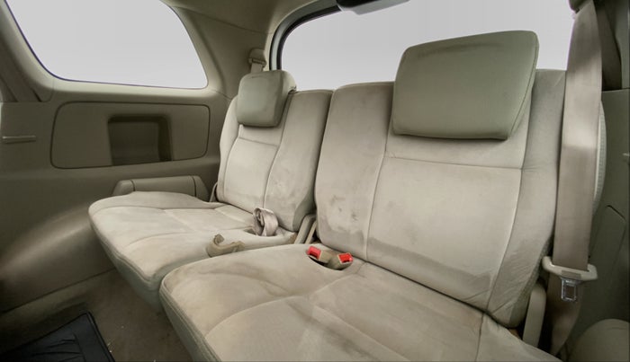 2014 Toyota Innova 2.5 VX 7 STR BS IV, Diesel, Manual, 95,974 km, Third Seat Row ( optional )