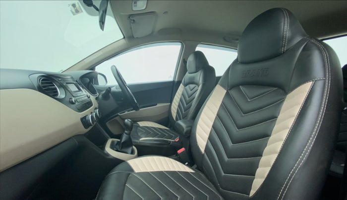2020 Hyundai Grand i10 MAGNA 1.2 VTVT, Petrol, Manual, 25 km, Right Side Front Door Cabin View