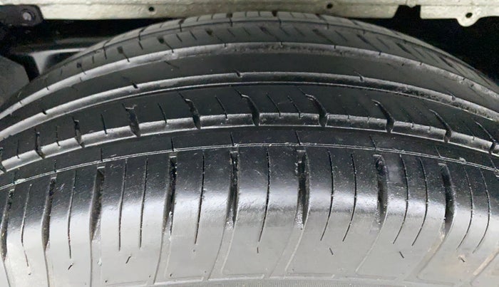 2016 Mahindra Scorpio S4+Intelli Hybrid 2WD, Diesel, Manual, 12,112 km, Left Rear Tyre Tread