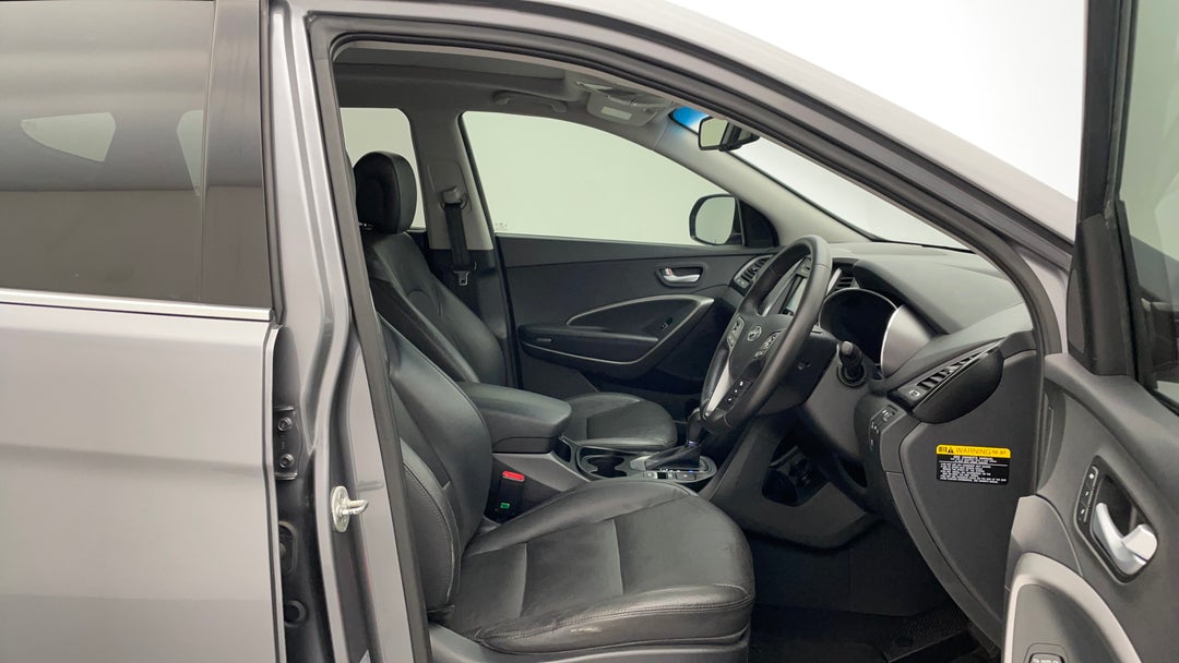 2015 Hyundai Santa Fe Highlander Crdi (4x4), Automatic, 109585 km, Right Side Front Door Cabin View