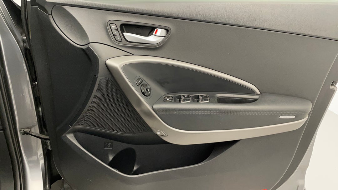 2015 Hyundai Santa Fe Highlander Crdi (4x4), Automatic, 109585 km, Speaker View