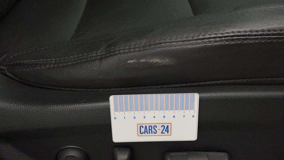 2015 Hyundai Santa Fe Highlander Crdi (4x4), Automatic, 109585 km, Seats Front RHS Wear