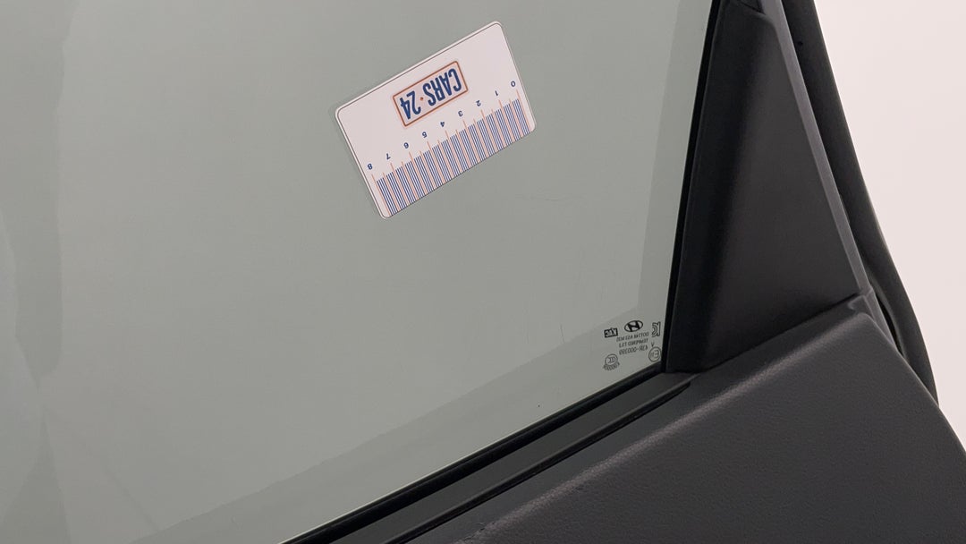 2015 Hyundai Santa Fe Highlander Crdi (4x4), Automatic, 109585 km, Window Glass Rear RHS Tinting Scratched