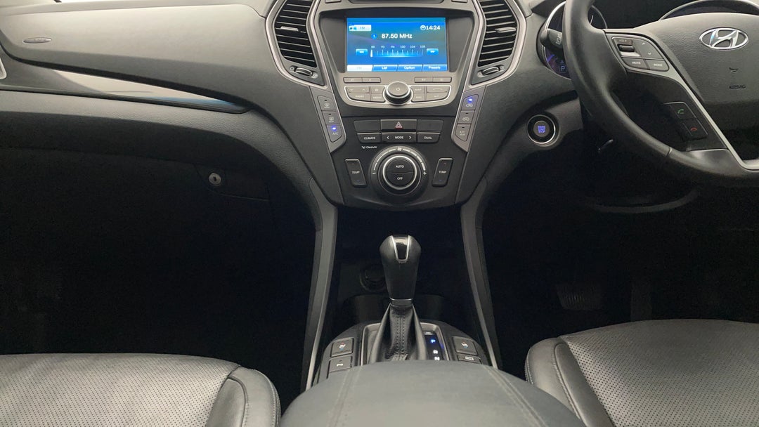 2015 Hyundai Santa Fe Highlander Crdi (4x4), Automatic, 109585 km, Center Console