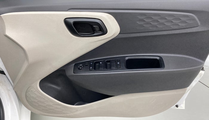 2021 Hyundai AURA S 1.2 CNG, CNG, Manual, 23,375 km, Driver Side Door Panels Control