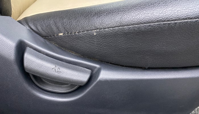 2015 Hyundai Grand i10 SPORTZ 1.2 KAPPA VTVT, Petrol, Manual, 50,242 km, Driver Side Adjustment Panel