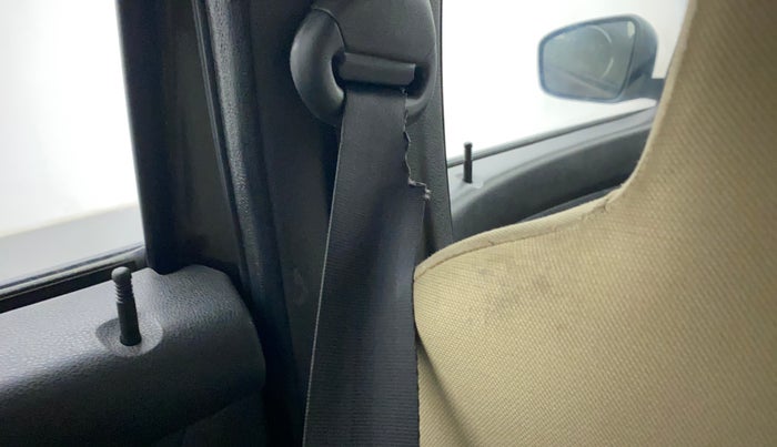2016 Renault Kwid RXT 0.8, Petrol, Manual, 55,308 km, Front left seat (passenger seat) - Seat belt slightly torn