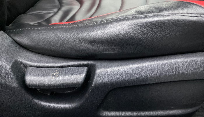 2014 Hyundai Elite i20 MAGNA 1.2, Petrol, Manual, 84,551 km, Driver Side Adjustment Panel