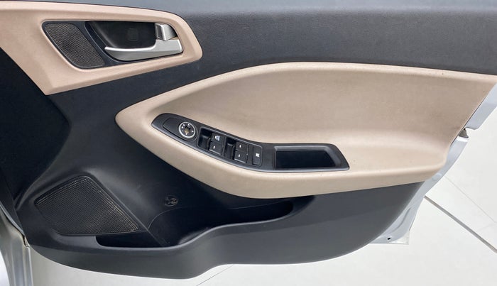 2020 Hyundai Elite i20 MAGNA PLUS 1.2, Petrol, Manual, 97,107 km, Driver Side Door Panels Control