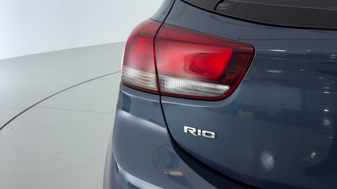 2017 Kia Rio S, Automatic, 120393 km, Badge (Boot Left Side)