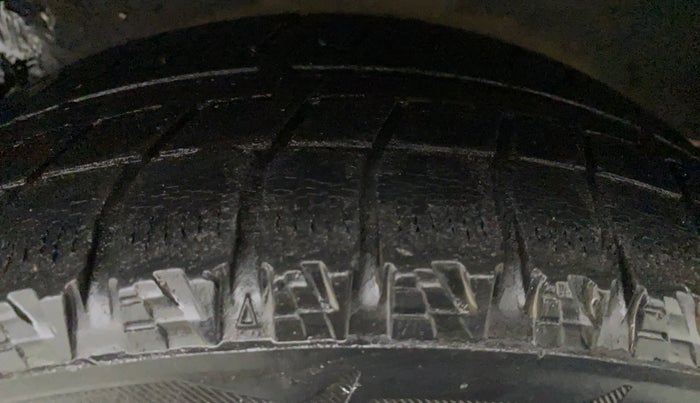 2011 Hyundai i20 SPORTZ 1.4 CRDI, Diesel, Manual, 98,422 km, Right Front Tyre Tread