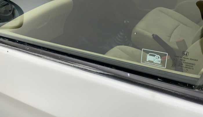 2014 Honda Amaze 1.2L I-VTEC EX, Petrol, Manual, 69,660 km, Front passenger door - Weather strip has minor damage