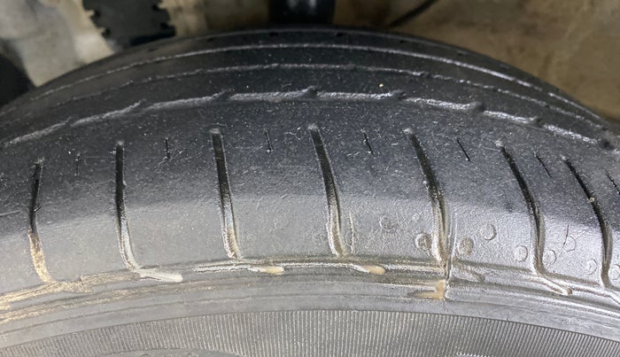 2018 Hyundai Creta E PLUS 1.4 DIESEL, Diesel, Manual, 93,327 km, Left Front Tyre Tread