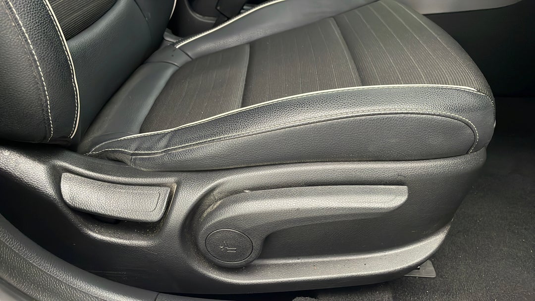 2019 Kia Rio Gt-line, Automatic, 48429 km, Drivers Side Adjustment Panel