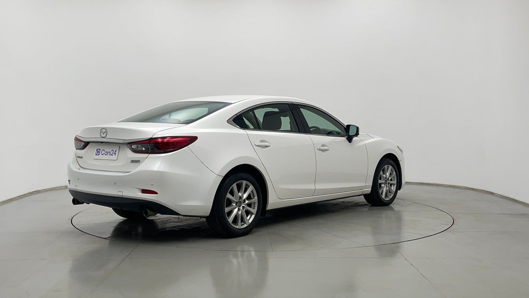 Right Back Diagonal (45- Degree) View