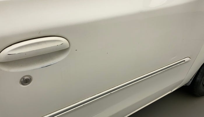 2011 Toyota Etios G, Petrol, Manual, 88,478 km, Driver-side door - Minor scratches