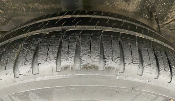2011 Toyota Etios G, Petrol, Manual, 88,478 km, Right Rear Tyre Tread