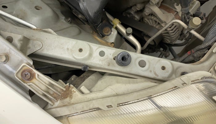 2011 Toyota Etios G, Petrol, Manual, 88,478 km, Right headlight - Clamp has minor damage